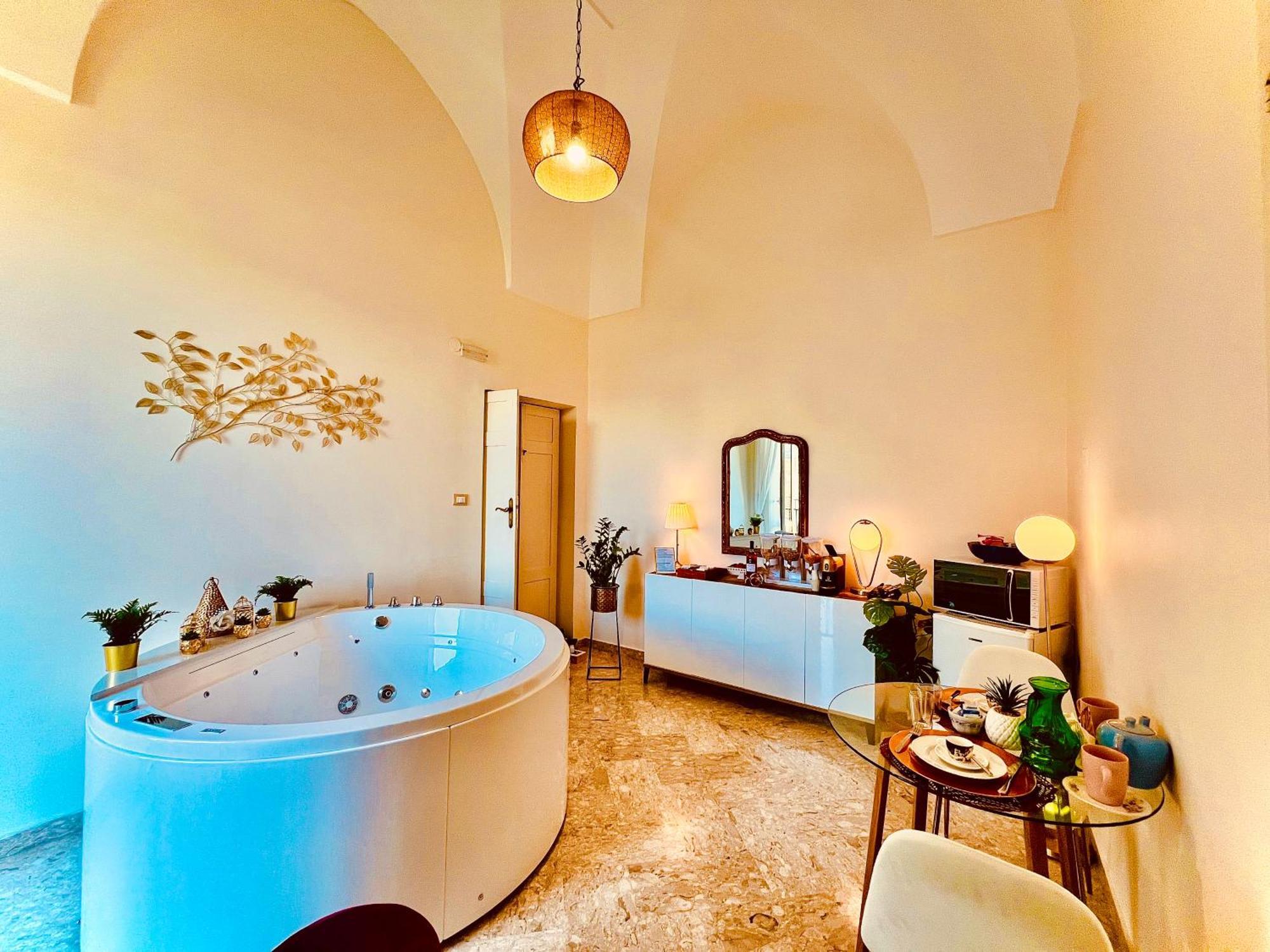 Suite La Terrazza Di Don Peppino Ostuni Exterior photo